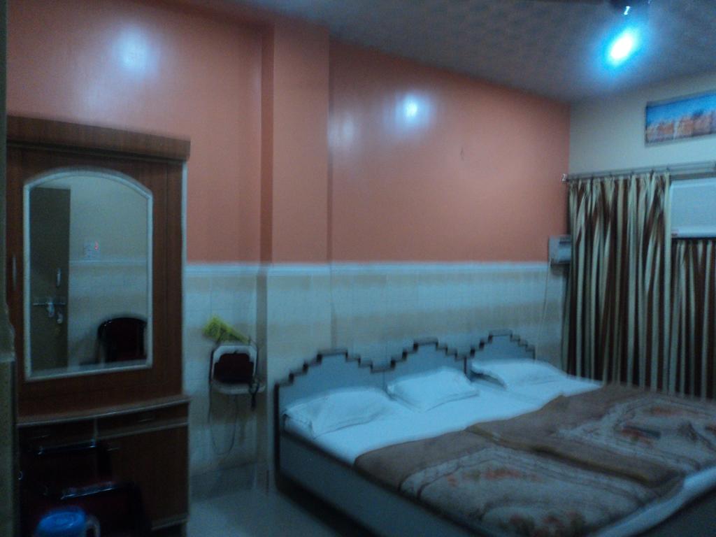 Hotel Jyoti Varanasi 部屋 写真
