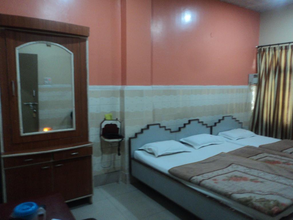 Hotel Jyoti Varanasi 部屋 写真