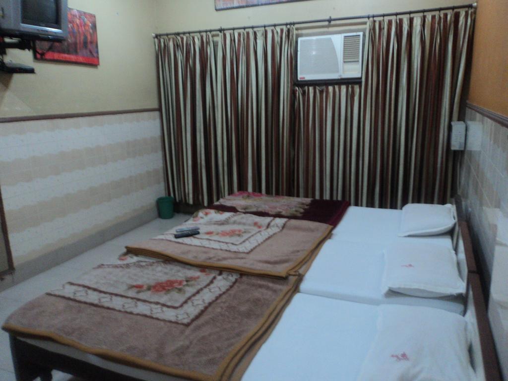 Hotel Jyoti Varanasi エクステリア 写真