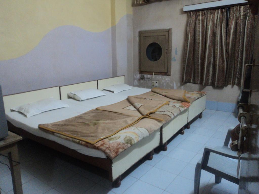 Hotel Jyoti Varanasi エクステリア 写真