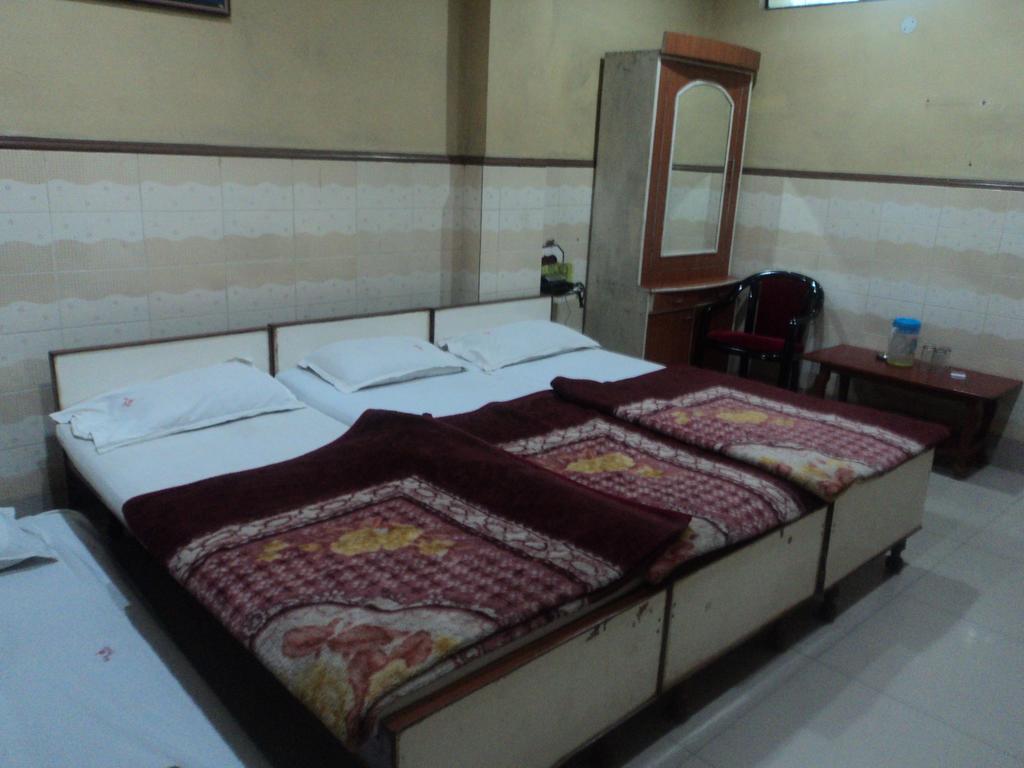 Hotel Jyoti Varanasi 部屋 写真