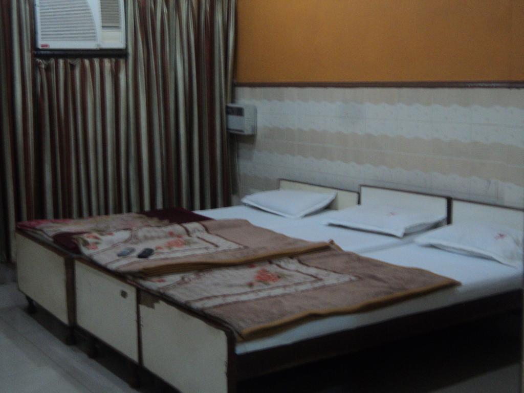 Hotel Jyoti Varanasi エクステリア 写真